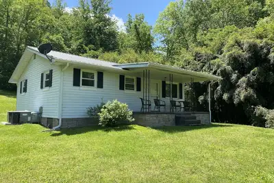 Image de Cute house convenient to Gatlinburg, Pigeon Forge, and hiking in the smokies.