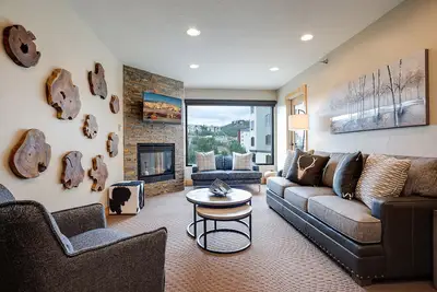 Image de Sv606 | A/C | Stunning Residence in Mtn Village | Winter Shuttle | Ski In/Out |