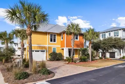 Image de Book Now for Fall Getaways! Bay Views! Community Amenities! Tennis Courts!
