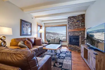 Image de Sv607 | A/C | Gorgeous Mtn Side Condo | Winter Shuttle | Pool | Hot Tub | Ski In