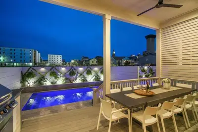Image de Luxe New Construction | Heated Pool & Hot Tub