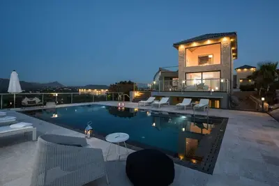 Image de A Splendid Luxury Villa With Fabulous View Of The Peninsula