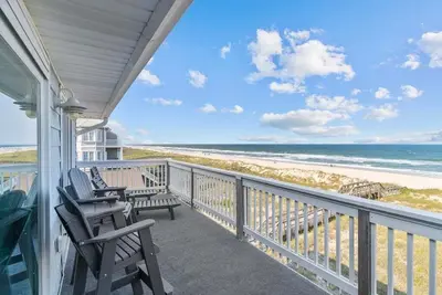 Image de Oceanfront condo with pool. Easy walk to Cb Boardwalk!