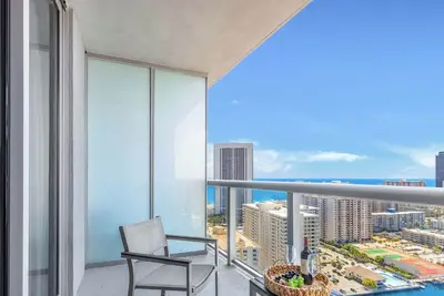 Image de Apartment with Infinite View, Balcony & Pool