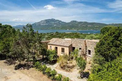 Image de Caletta 53 - appartement en bord de mer avec piscine et court de tennis