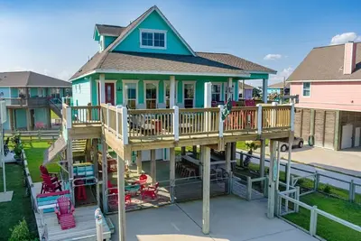 Image de The Lazy Lobster - Super cute, unobstructed front view of the beach!