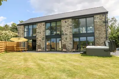 Image de Pen-Y-Bryn, pet friendly, with hot tub in Llanfairpwllgwyngyll