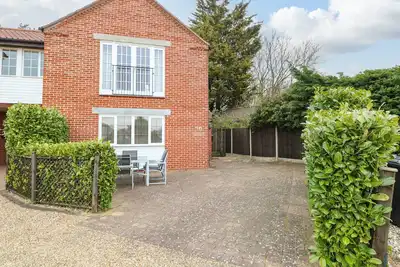Image de 30 Burtons Mill, pet friendly, with a garden in Stalham