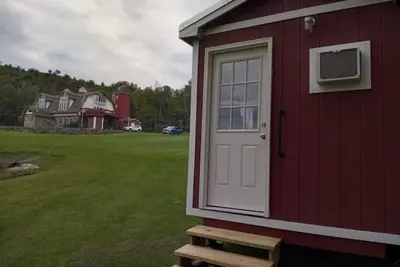Image de Green Acres Glamping! Tiny house glamping. Full & mid week stays available.