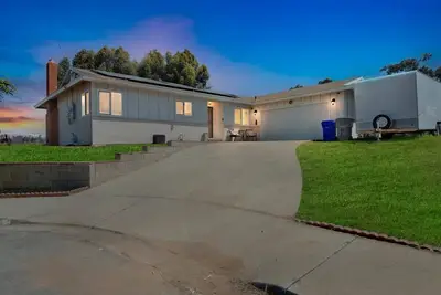 Image de Family Retreat by Cardo | Sleeps 10