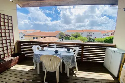 Image de Agréable T1 mezzanine avec terrasse au coeur de la station (201)