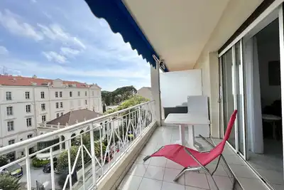 Image de Studio lumineux terrasse et vue sur mer