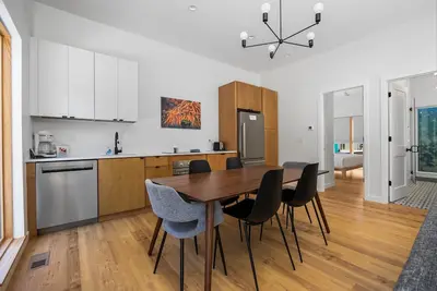 Image de Koti 2 (Three Bedroom) Traverse City's Scandinavian Cabins, vacation home on Tart & mins to Traverse
