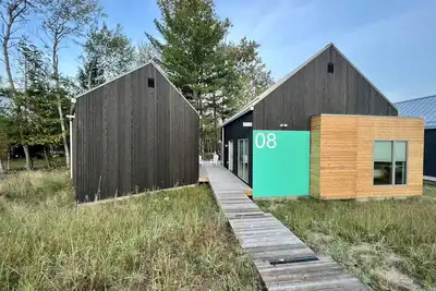Image de Koti 8 (Three Bedroom) Traverse City's Scandinavian Cabins, vacation home on Tart & mins to Traverse
