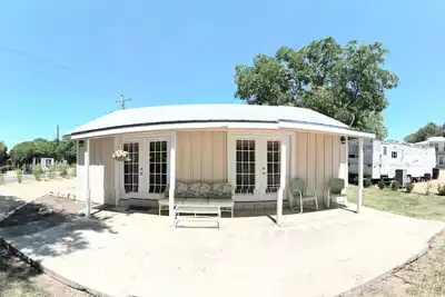 Image de 2-Bedroom Cottage Near Guadelupe River #8