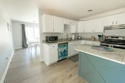 Image de New - Waveland's Beach Bliss - 3 minutes from the beach and Dt Bay St. Louis