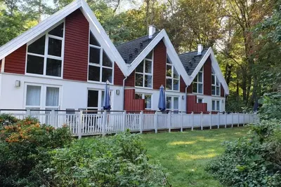 Familienhaus am Wald im Schlosspark Bad Saarow, 264m², 12+4 Pers, Sauna, Kamin