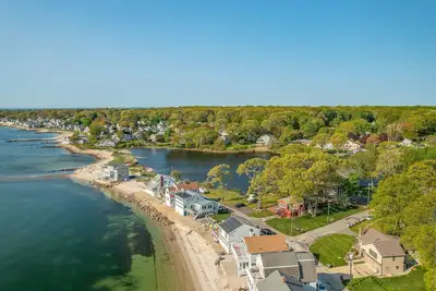 Image de Charming Niantic Vacation Rental: Walk to Beach!