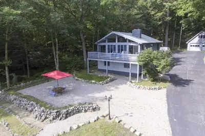Image de Beach View at Chestnut Cove, Lake Winnipesaukee.