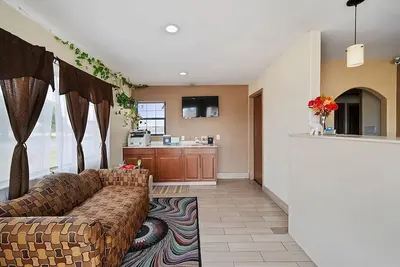 Image de 4 Budget-Friendly Units, Free Parking Onsite, Minutes to Rick’s Snow House