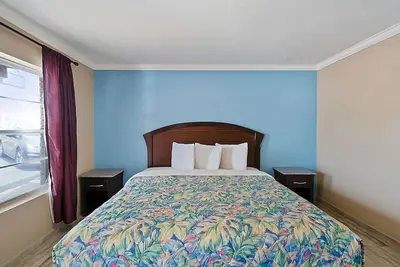 Image de Walking Distance to Coastal Bend College! Free Parking and Pet Friendly