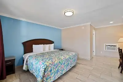 Image de Comfort & Convenience! Free Parking, Near Chili’s Grill & Bar