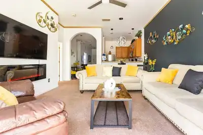 Image de Deluxe Family-sized condo 20 minutes to Disney at Bahama Bay Resort and Spa