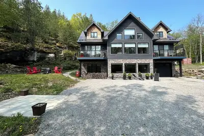 Image de The Rowanwood - Muskoka Cottage Retreat