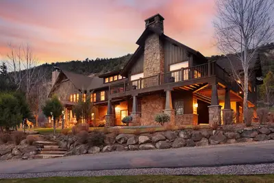 Image de Artful Mountain Retreat | Luxe Mid-Valley Estate