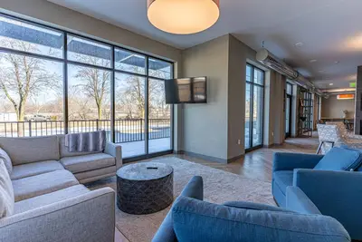 Image de New Corporate Luxe Industrial Apartment in Downtown Milford