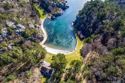 Image de Breathtaking Beach Home w/Pool, Private Bay & Boat