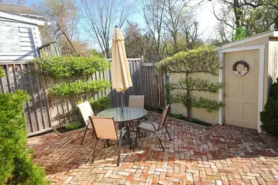 Image de Oyster Cottage - walk to shops, Mainstay music venue and the Bay!