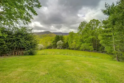 Image de Unique Unicoi Home w\/ Deck & Mountain Views!