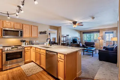 Image de Luxury Condo on a Beer Budget!