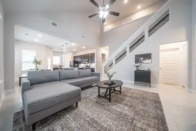 Image de Modern Luxury, New Home in Satx