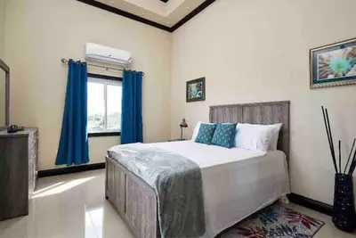 Image de (19) Royal retreat 2br/2. 5bath, 5min to Bob Marley