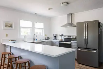 Image de Cozy Nags Head Home, Walkable to Beach with Hot Tub!