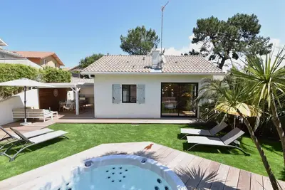 Image de Capbreton \"Lou Mae\" Magnifique maison landaise avec Jacuzzi pour 6 personnes.