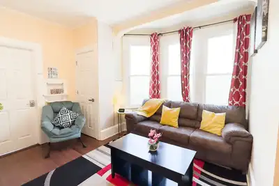 Image de Relaxing & Great Location & Minutes from New York