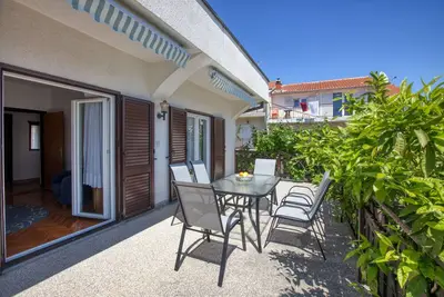 Image de Appartement de deux chambres avec la terrasse Vodice (A-21216-b)