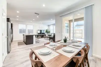 Image de Brand new home in the beautiful Riverstone community