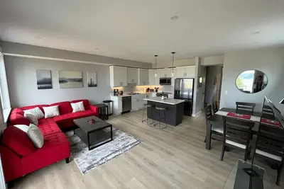 Image de Stunning Ocean Views and a Short Stroll to Downtown