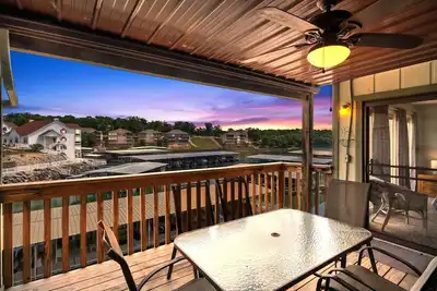 Image de Nautical Nook - Waterfront & Indoor Pool!
