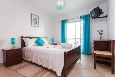 Image de Appartement 'Férias Lagos' avec balcon, Wi-Fi et climatisation