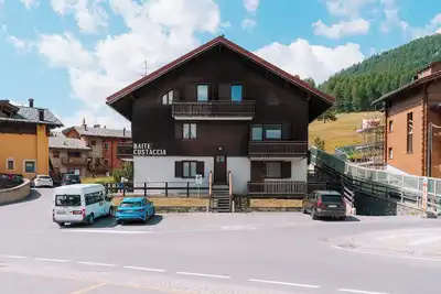 Image de Appartement 'Baite Costaccia Appartamento 4a' avec vue sur les montagnes, balcon et Wi-Fi