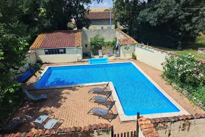Image de Les enfants peuvent entrer et sortir librement dans le jardin de jeux clos