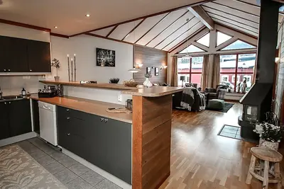 Image de Spacious 4 Bedroom Apartment in the Midst of Skiing, Hiking & Biking