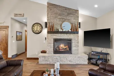 Image de Mountain Views, spacious and Newly built, Dog Friendly, Wi-Fi, A/C and Garage- Willow Creek Hideaway