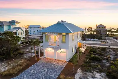 Image de Spend Fall with Us! Community Pools and Amenities! Pet Friendly! Gulf and Bay Access!