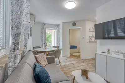Image de Kestenova \/ Two-Bedroom App with Balcony No. 4